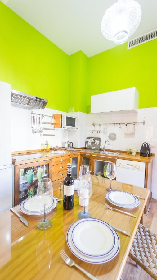 Acogedor Apartamento En Pleno Centro De Sevilla Luaran gambar