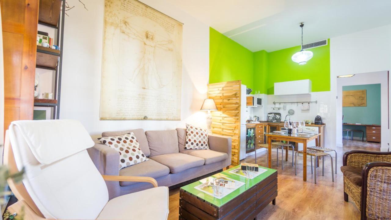 Acogedor Apartamento En Pleno Centro De Sevilla Luaran gambar