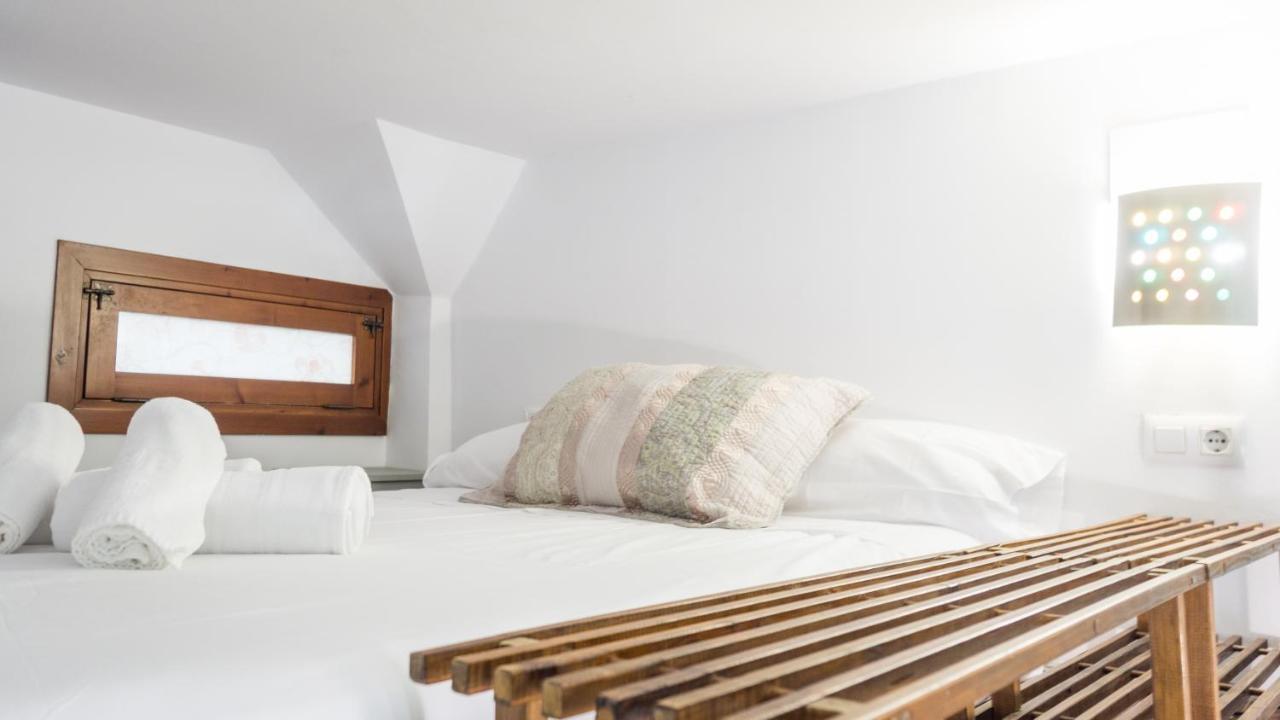 Acogedor Apartamento En Pleno Centro De Sevilla Luaran gambar