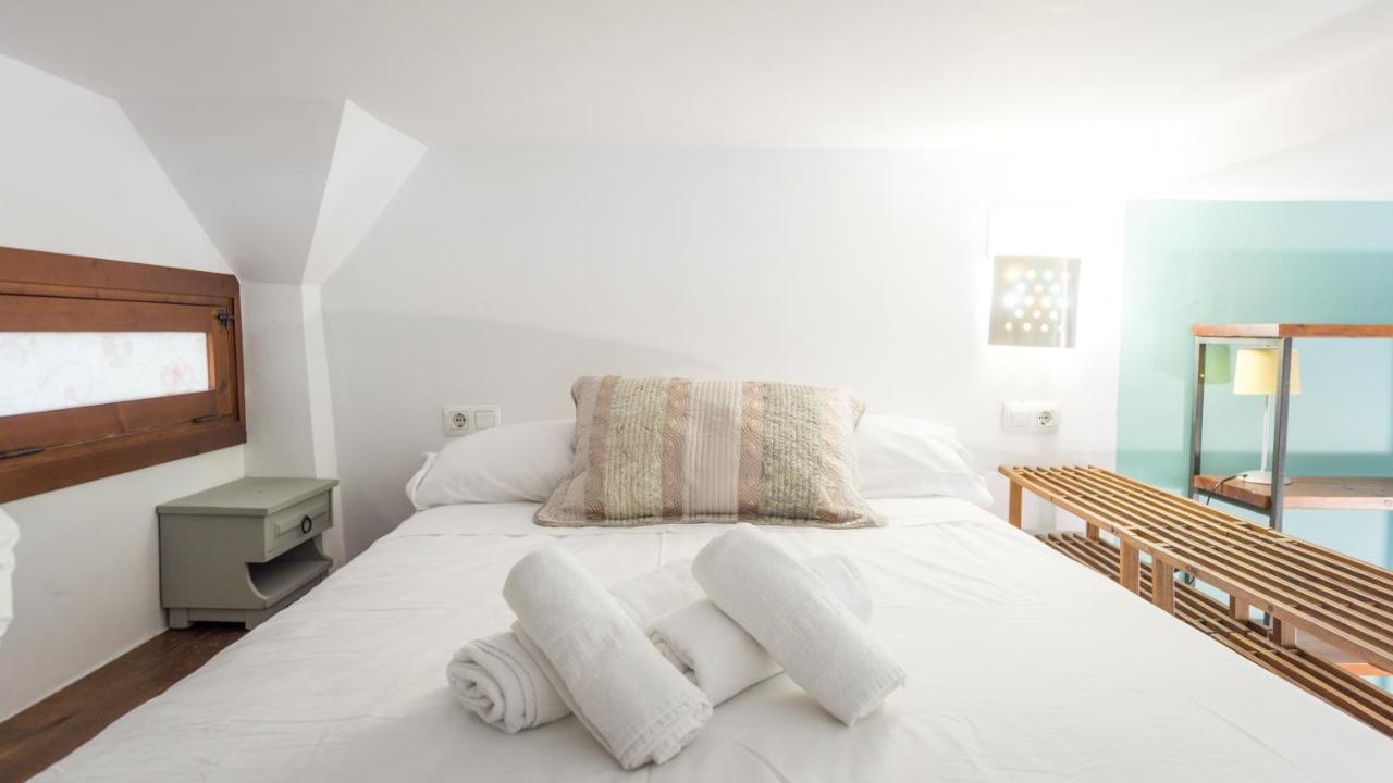 Acogedor Apartamento En Pleno Centro De Sevilla Luaran gambar