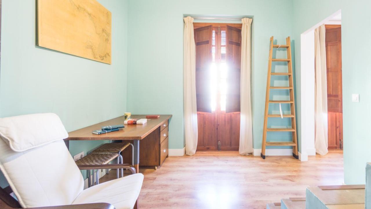 Acogedor Apartamento En Pleno Centro De Sevilla Luaran gambar