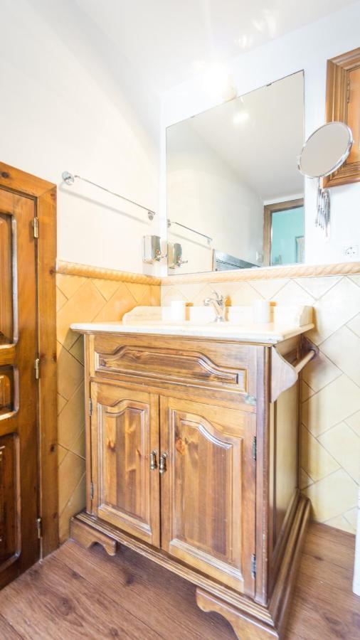 Acogedor Apartamento En Pleno Centro De Sevilla Luaran gambar