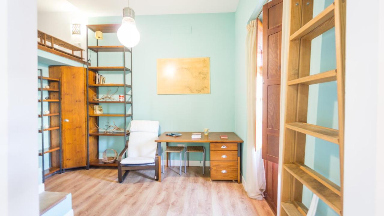 Acogedor Apartamento En Pleno Centro De Sevilla Luaran gambar