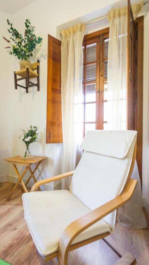 Acogedor Apartamento En Pleno Centro De Sevilla Luaran gambar