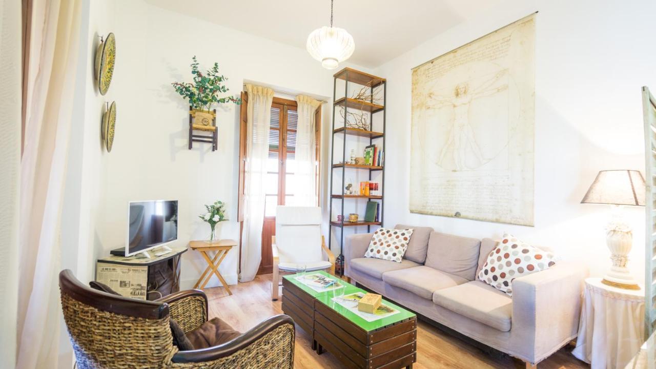 Acogedor Apartamento En Pleno Centro De Sevilla Luaran gambar