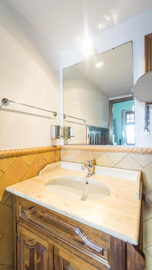 Acogedor Apartamento En Pleno Centro De Sevilla Luaran gambar
