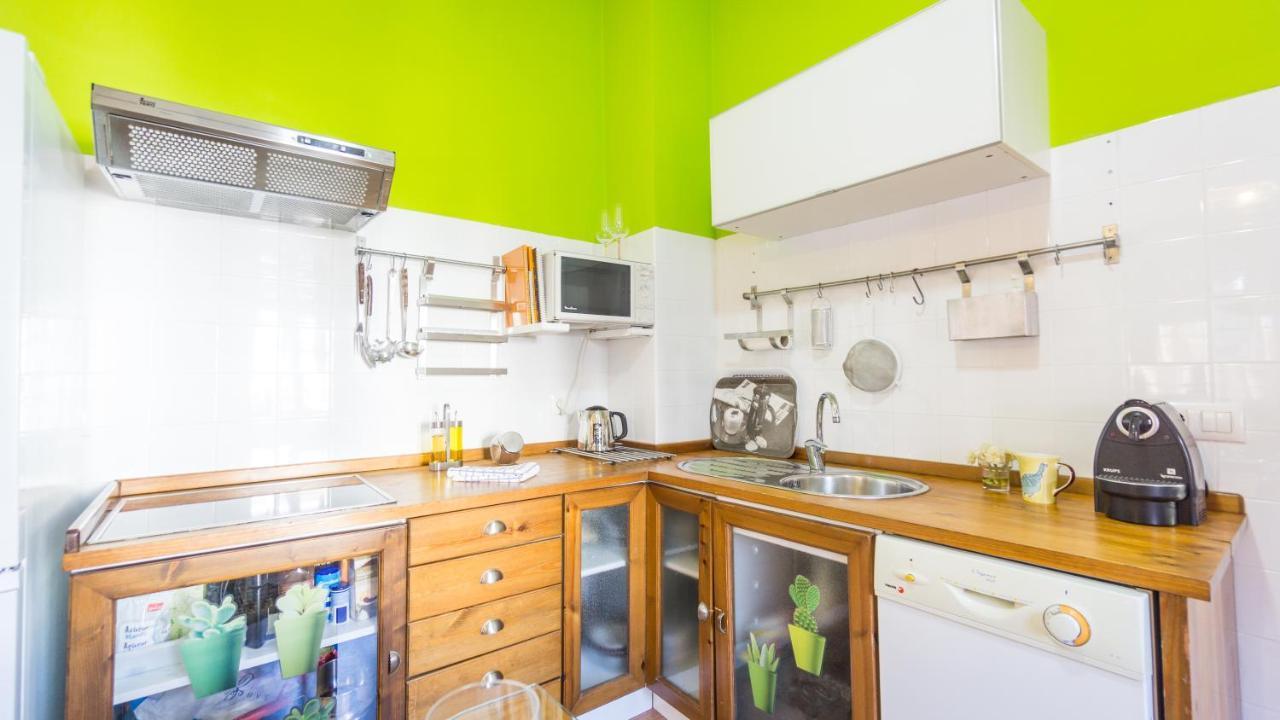 Acogedor Apartamento En Pleno Centro De Sevilla Luaran gambar