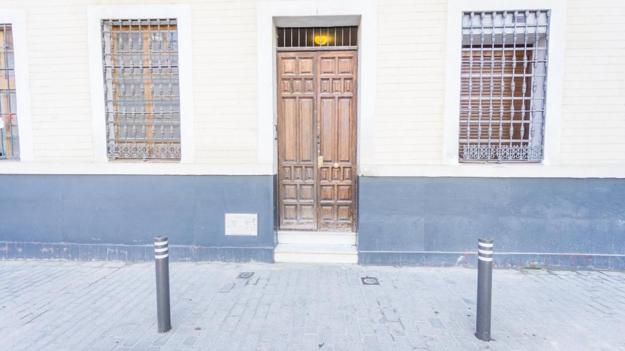 Acogedor Apartamento En Pleno Centro De Sevilla Luaran gambar